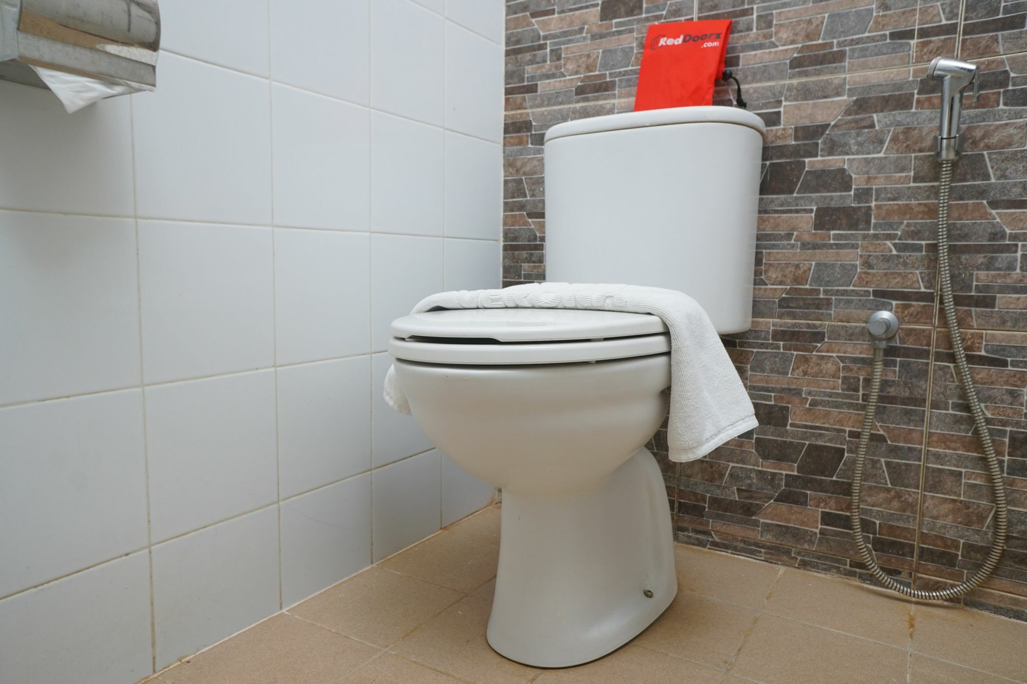 Reddoorz Plus @ Ciumbuleuit Area Bandung Exterior foto