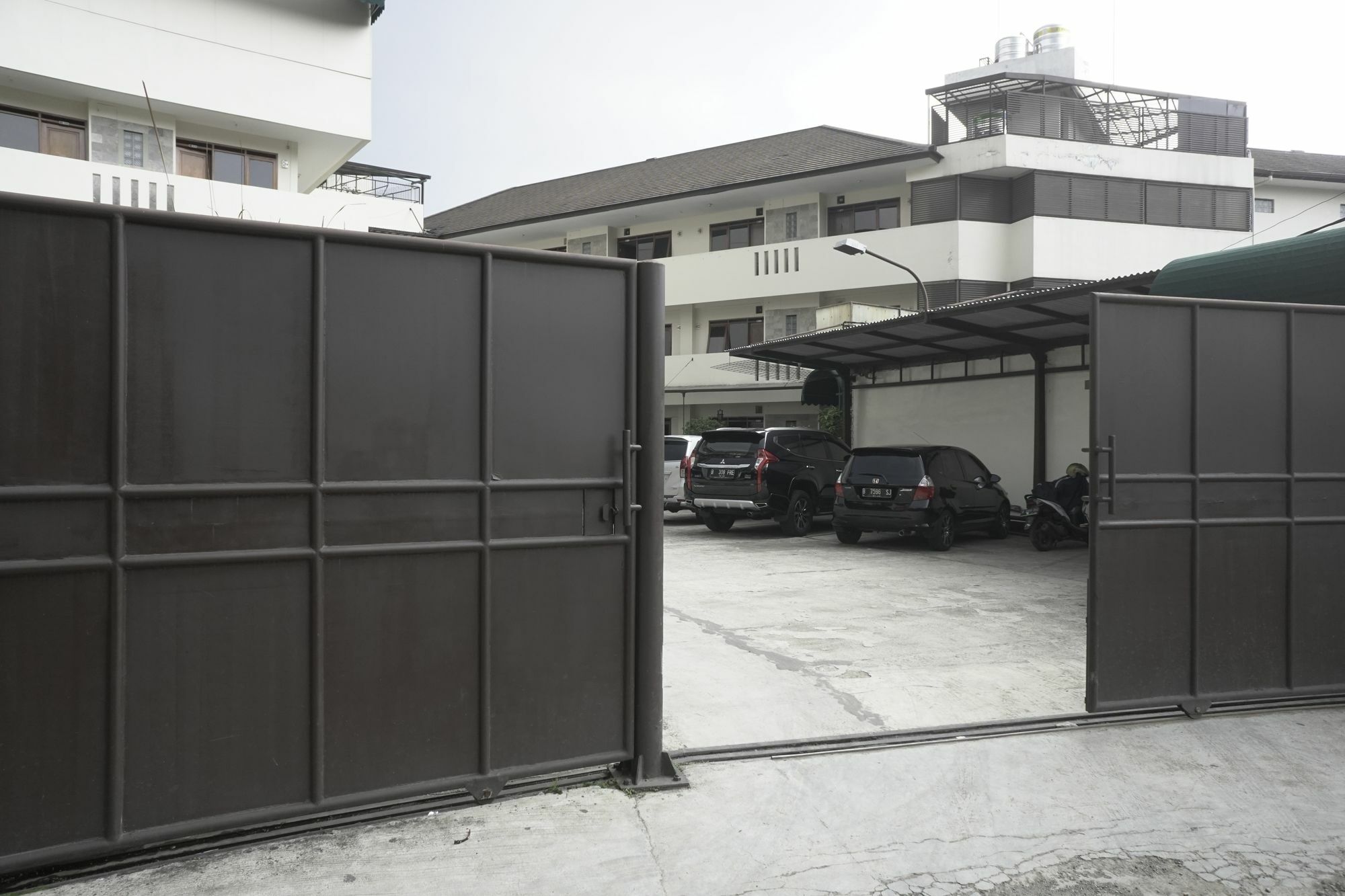 Reddoorz Plus @ Ciumbuleuit Area Bandung Exterior foto